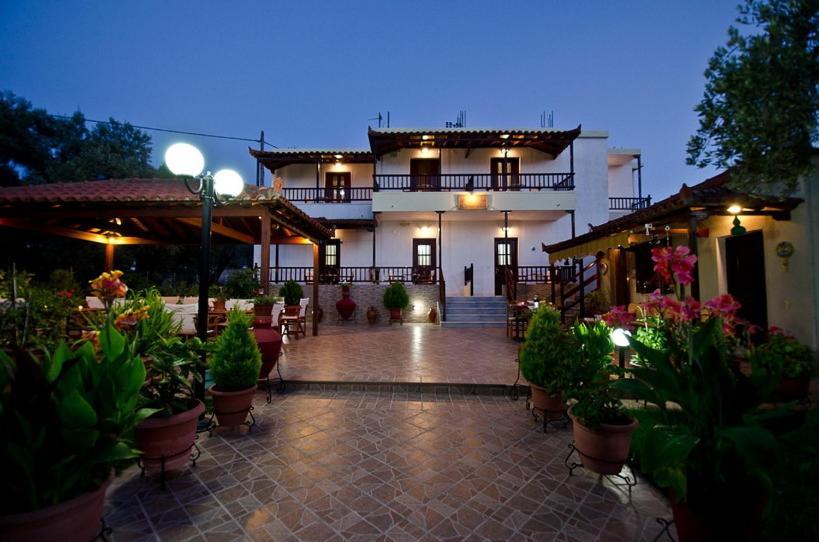 Studios Filippos Skopelos Town Exterior photo