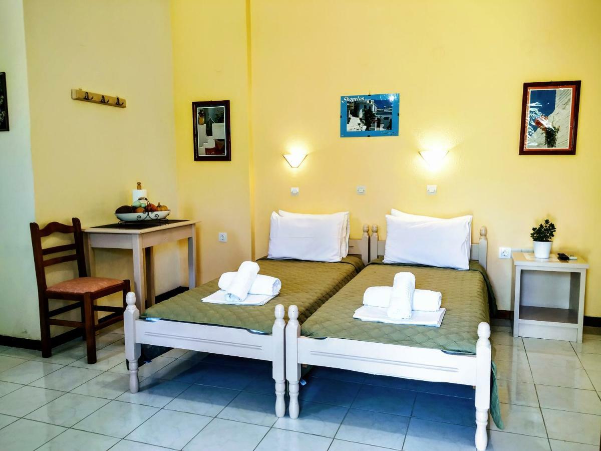 Studios Filippos Skopelos Town Exterior photo